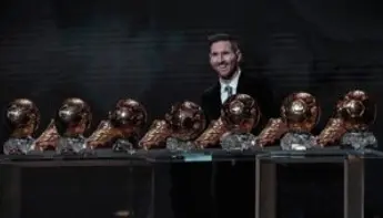 4 أسباب لفوز ميسي على ليفاندوفسكي بالكرة الذهبية 2021